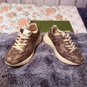 Gucci sneakers